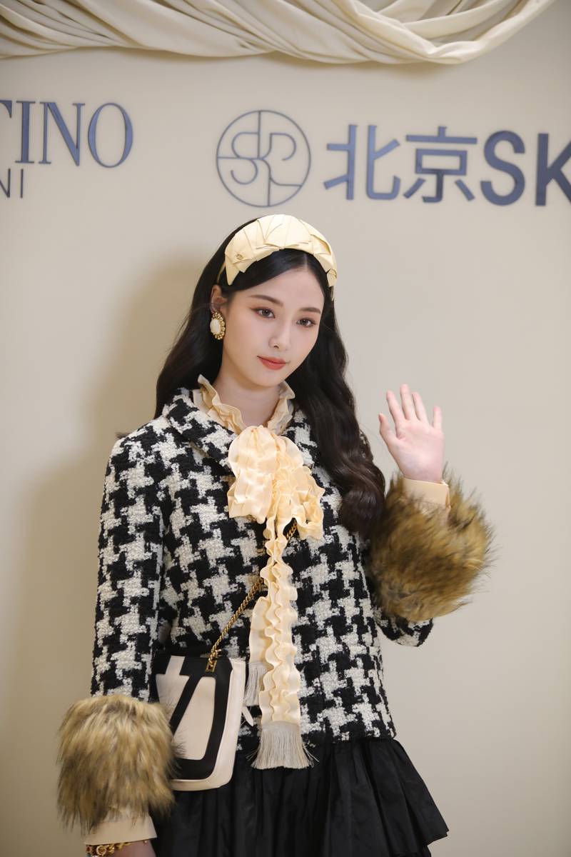 Event mà ai cũng mặc xấu: Dương Tử sến gấp 10 lần nàng thơ của chủ tịch- Ảnh 10.