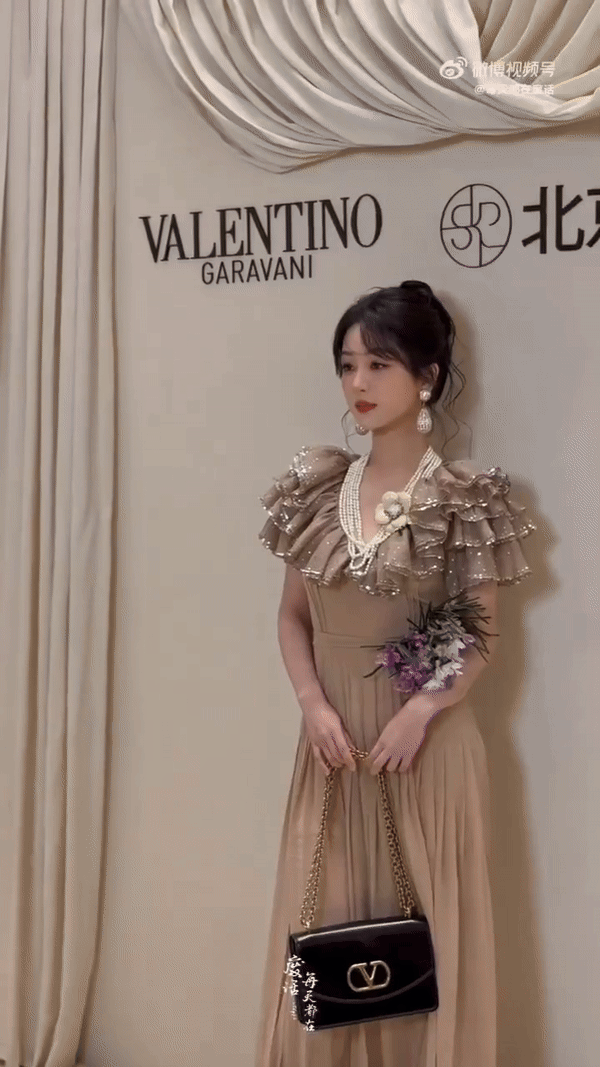 Event mà ai cũng mặc xấu: Dương Tử sến gấp 10 lần nàng thơ của chủ tịch- Ảnh 6.