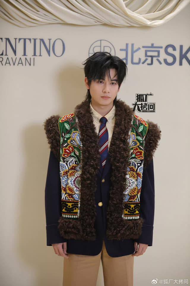 Event mà ai cũng mặc xấu: Dương Tử sến gấp 10 lần nàng thơ của chủ tịch- Ảnh 11.