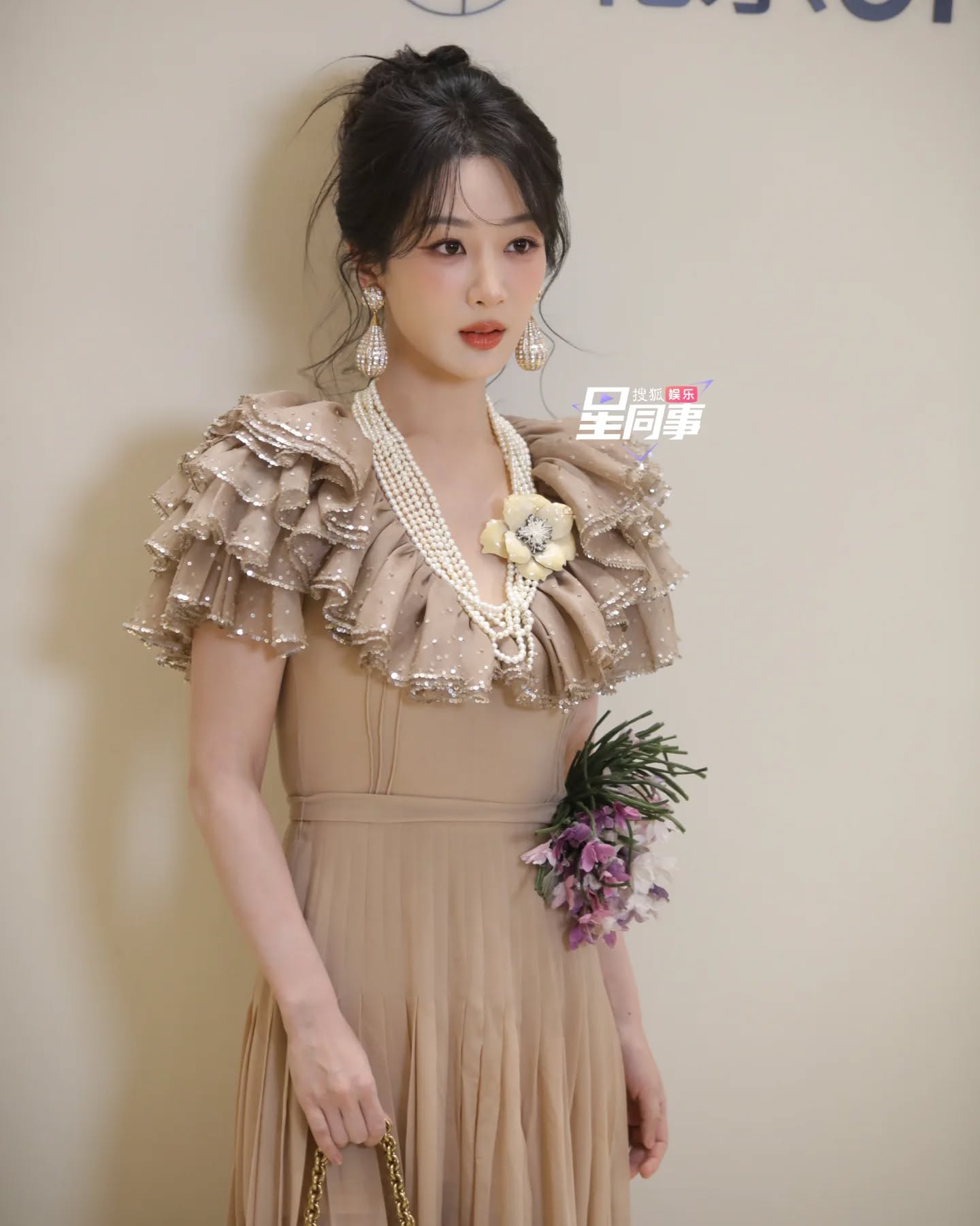 Event mà ai cũng mặc xấu: Dương Tử sến gấp 10 lần nàng thơ của chủ tịch- Ảnh 3.