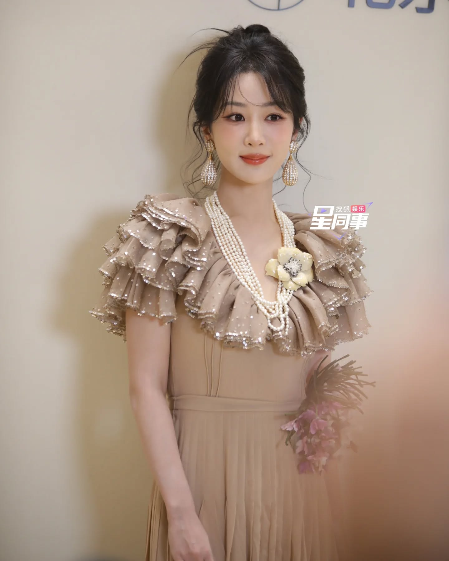 Event mà ai cũng mặc xấu: Dương Tử sến gấp 10 lần nàng thơ của chủ tịch- Ảnh 5.