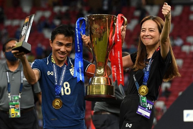 Nử tỉ phú Madam Pang bất ngờ chia tay đội tuyển Thái Lan sau Asian Cup, chi hơn 40 tỷ sau 2 năm gắn bó - Ảnh 2.