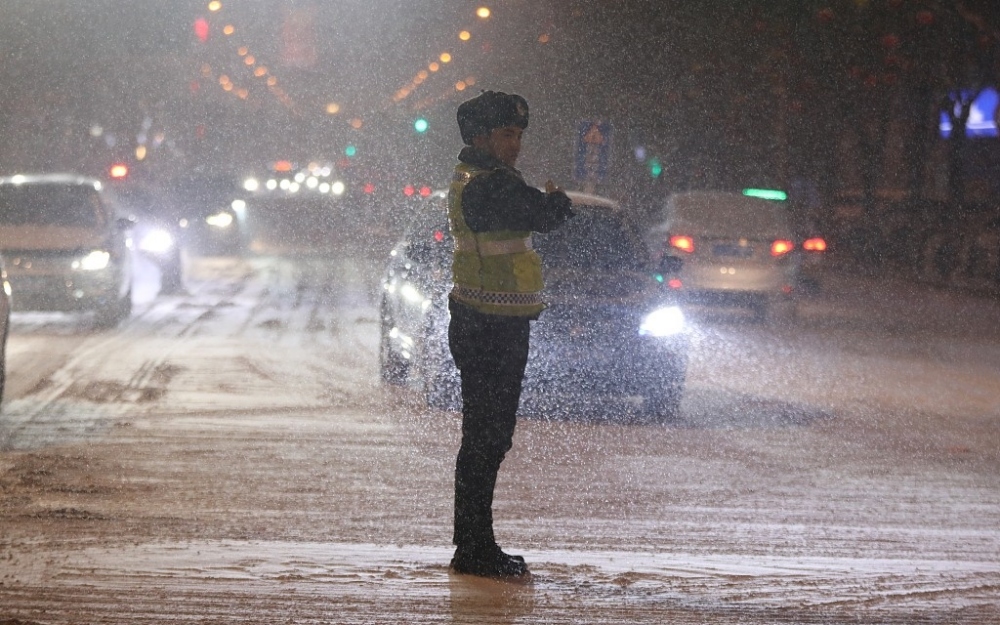 Trung Quốc đồng loạt đưa ra 4 cảnh báo về thời tiết cực đoan