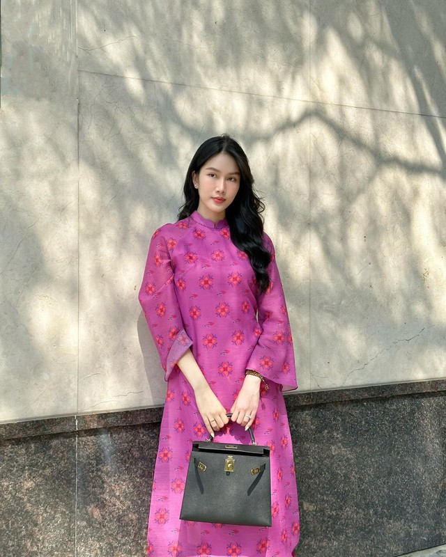 Ngắm áo dài mùng 1 Tết của mỹ nhân Việt: nhiều local brand quen mặt được gọi tên, tông hồng liên tục thắng thế - Ảnh 9.