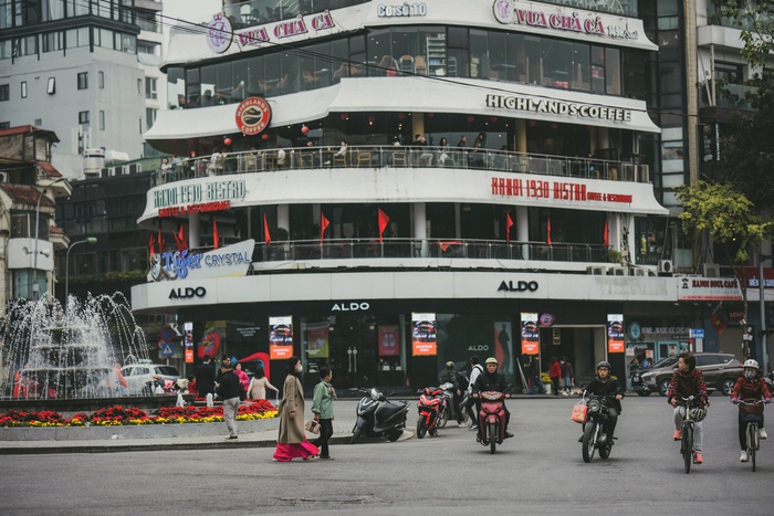 View - Hà Nội sáng sớm đầu tiên năm Giáp Thìn: Vắng vẻ lạ thường mà sao đẹp và yêu đến thế!