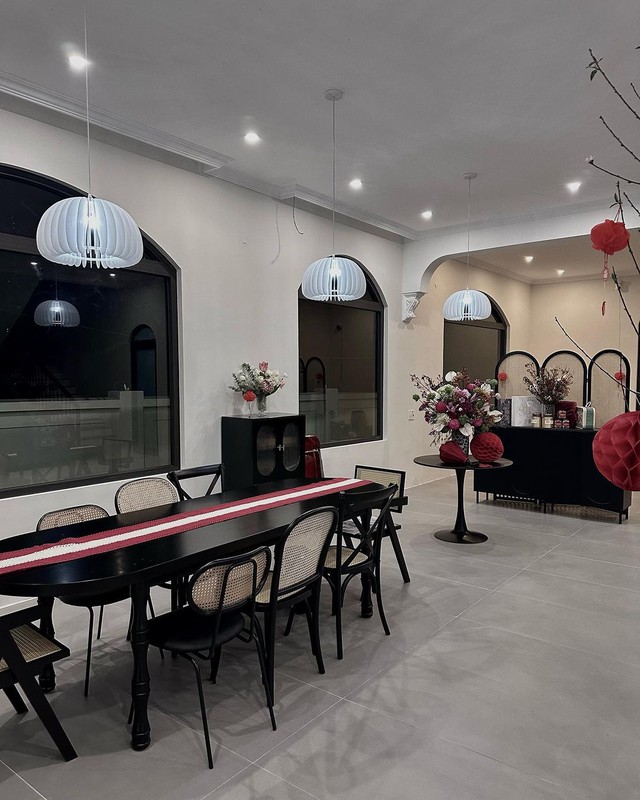 View - Quỳnh Lương ''unbox'' biệt thự mới đúng Mùng 1 Tết, khoe nhà rộng đến nỗi sắm nội thất không xuể