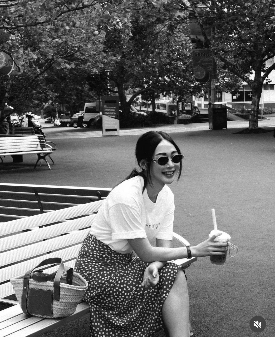 View - Sao Việt vi vu ngày Tết: Chi Pu rạng rỡ ở trời Tây, á hậu Thảo Nhi Lê sành điệu du hí từ nước này sang nước khác