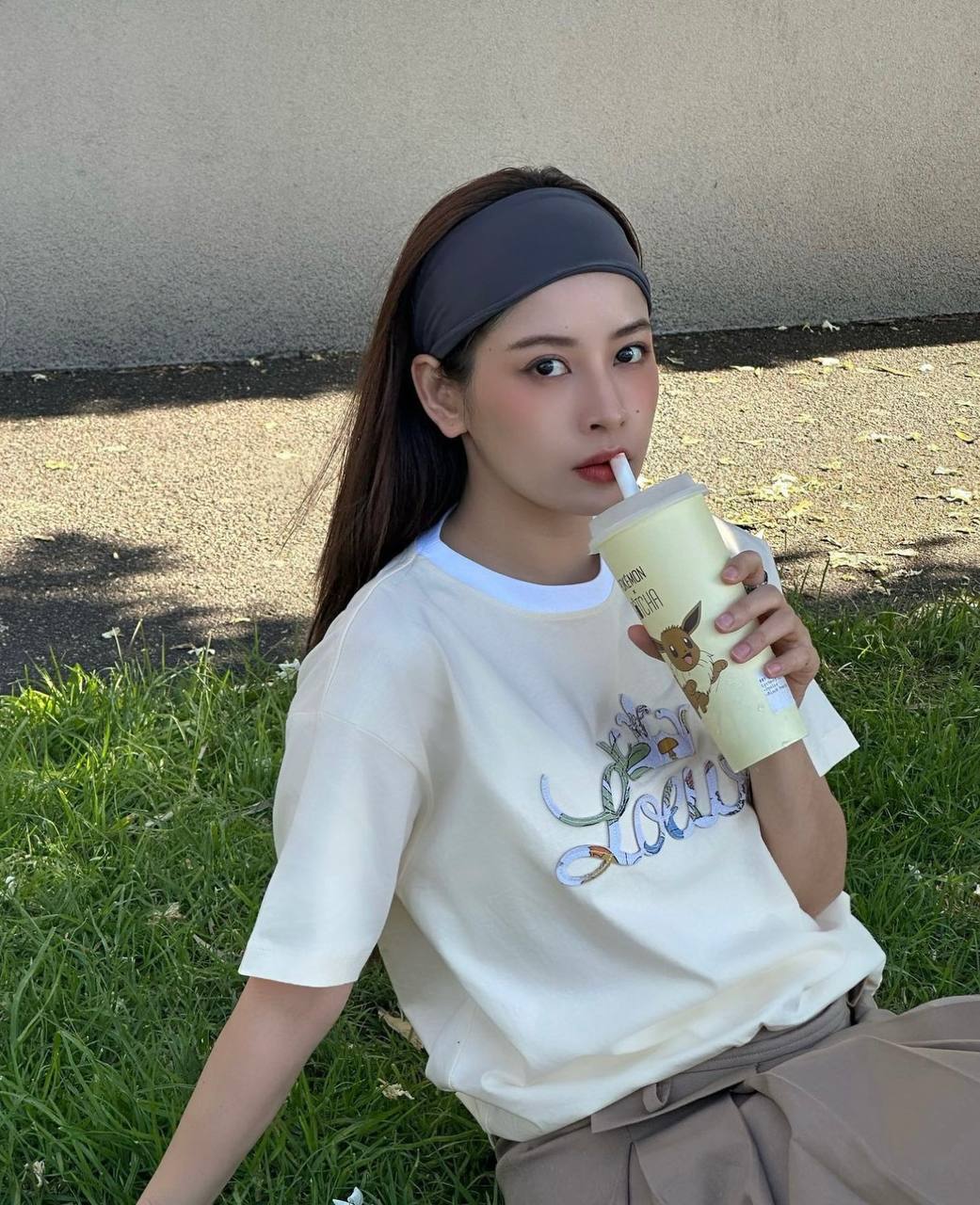 View - Sao Việt vi vu ngày Tết: Chi Pu rạng rỡ ở trời Tây, á hậu Thảo Nhi Lê sành điệu du hí từ nước này sang nước khác