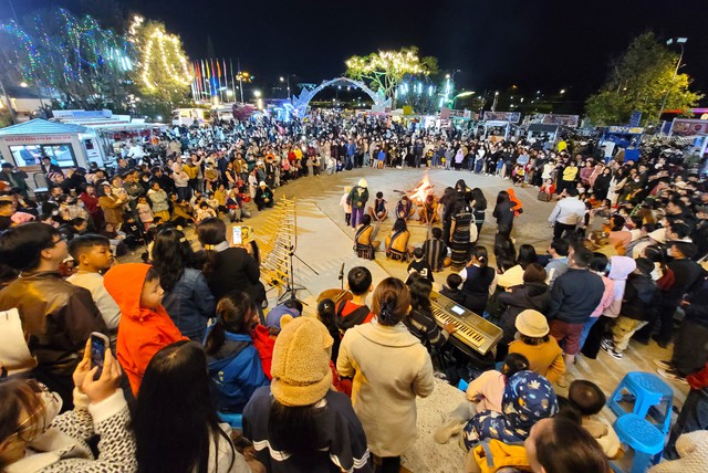 35.000 du khách xông đất Đà Lạt dịp đầu năm mới - Ảnh 1.