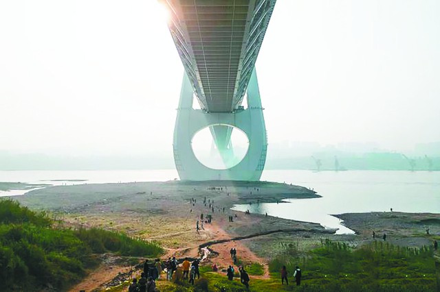 View - Công trình như bước ra từ phim viễn tưởng của Trung Quốc: Lượng thép sử dụng vượt xa sân “Tổ chim”