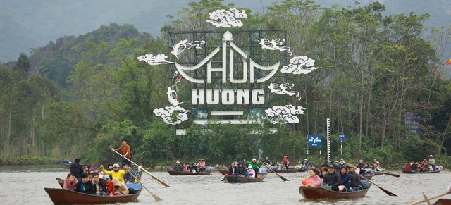 Loạt địa điểm đón biển người du xuân: Có nơi ngay ở Hà Nội, có nơi vừa phục dựng lại sau gần 100 năm - Ảnh 2.