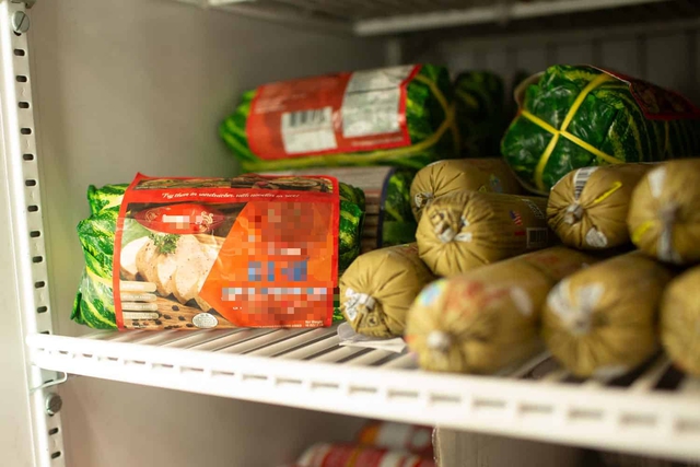 Gi&ograve; chả ng&agrave;y Tết xuất hiện những dấu hiệu n&agrave;y th&igrave; đừng n&ecirc;n tiếc rẻ, bỏ ngay trước khi qu&aacute; muộn - Ảnh 4.