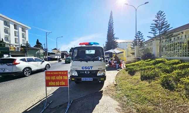 Du kh&aacute;ch đến Đ&agrave; Lạt tăng mạnh, &ugrave;n tắc cục bộ - Ảnh 5.