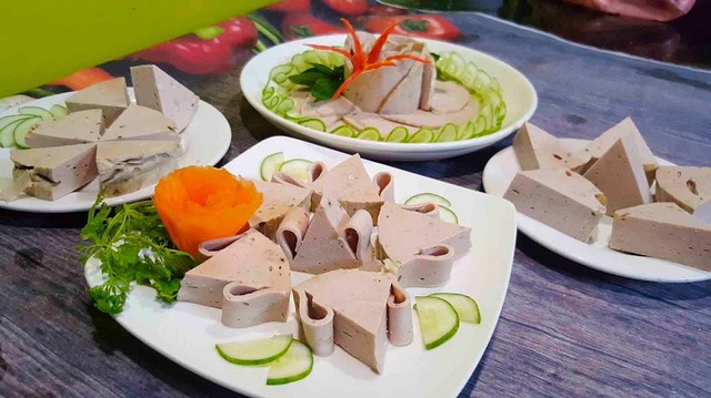 Gi&ograve; chả ng&agrave;y Tết xuất hiện những dấu hiệu n&agrave;y th&igrave; đừng n&ecirc;n tiếc rẻ, bỏ ngay trước khi qu&aacute; muộn - Ảnh 1.