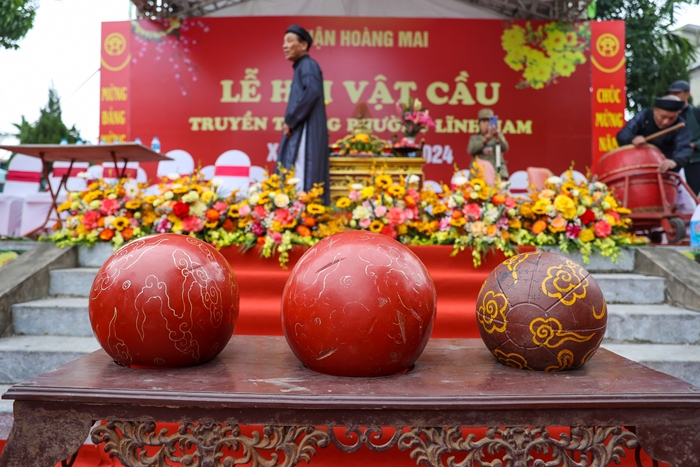 View - Trai tráng đôi mươi mình đồng da sắt hừng hực "chiến đấu" trong lễ hội vật cầu độc đáo làng Thúy Lĩnh