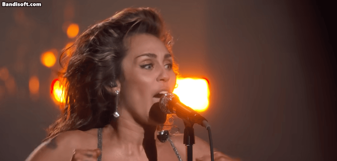 Trọn vẹn màn trình diễn đi vào lịch sử của Miley Cyrus tại Grammy 2024: Hát live cực đỉnh, càng xem càng mê! - Ảnh 3.