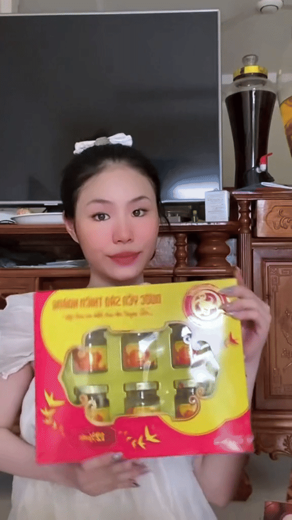 Hết Tết, cô gái khui giỏ quà giá 2,5 triệu: Tưởng xịn xò, thế mà không tránh khỏi kiếp nạn kẹo cân bánh ký - Ảnh 6.