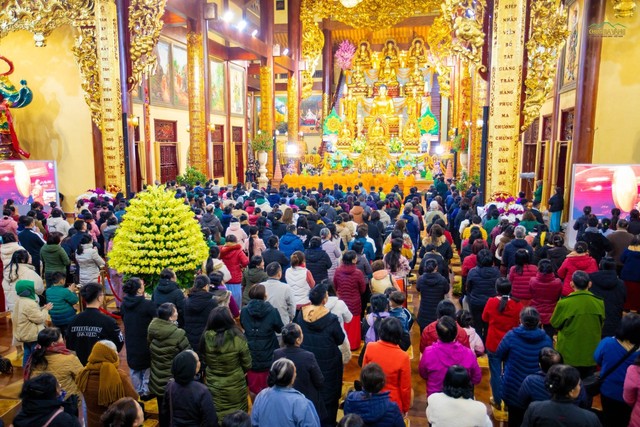Giám sát việc tổ chức lễ hội dịp Tết Nguyên đán tại chùa Ba Vàng - Ảnh 1.