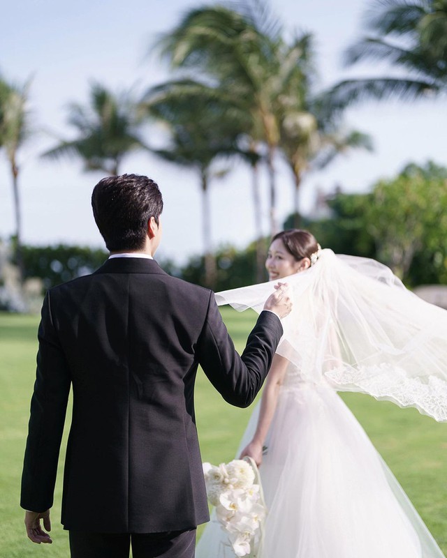 Em trai Dara (2NE1) và nữ idol tung bộ ảnh cưới gây sốt ở Bali: Tựa công chúa hoàng tử xé truyện bước ra! - Ảnh 9.