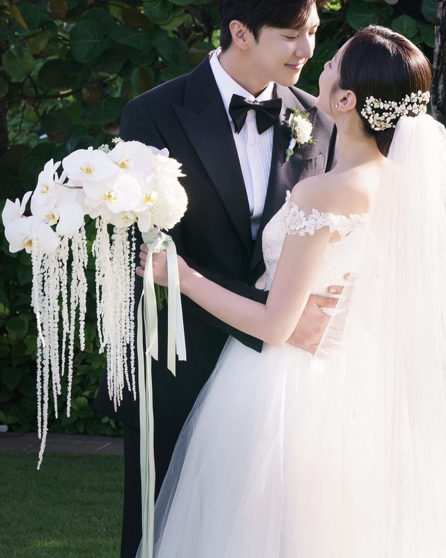 Em trai Dara (2NE1) và nữ idol tung bộ ảnh cưới gây sốt ở Bali: Tựa công chúa hoàng tử xé truyện bước ra! - Ảnh 8.