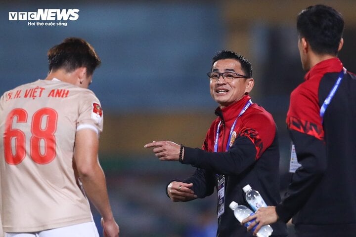 View - CLB Công an Hà Nội thắng TP.HCM trong trận ra mắt của HLV Kiatisak