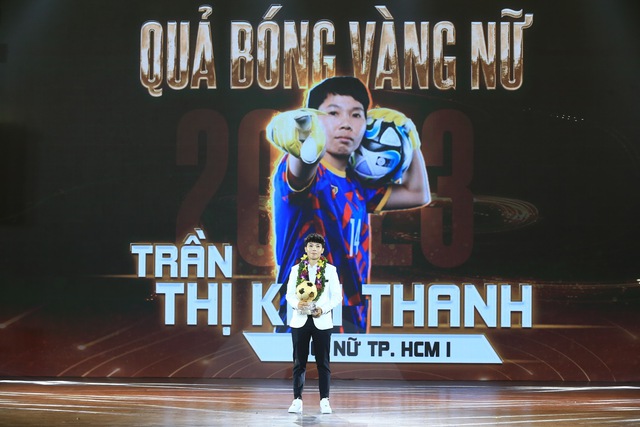 Toàn cảnh Quả bóng Vàng Việt Nam 2023: Một cầu thủ bật khóc vì xúc động - Ảnh 8.