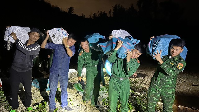 Bàn giao số ma túy khủng cho công an tiếp tục điều tra - Ảnh 2.