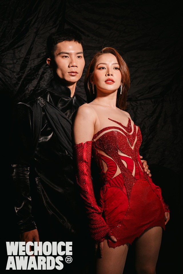 Vũ c&ocirc;ng đỡ Chi Pu trong m&agrave;n nhảy xoay người g&acirc;y cho&aacute;ng: Ẵm 3 giải Qu&aacute;n qu&acirc;n, 8 HCV, l&ecirc;n chức bố ở tuổi 20 - Ảnh 2.