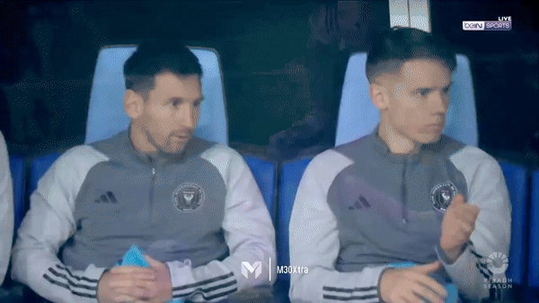 Phản ứng trái ngược hoàn toàn của Ronaldo và Messi khi theo dõi trận đấu có kết quả không tưởng của đội nhà - Ảnh 2.