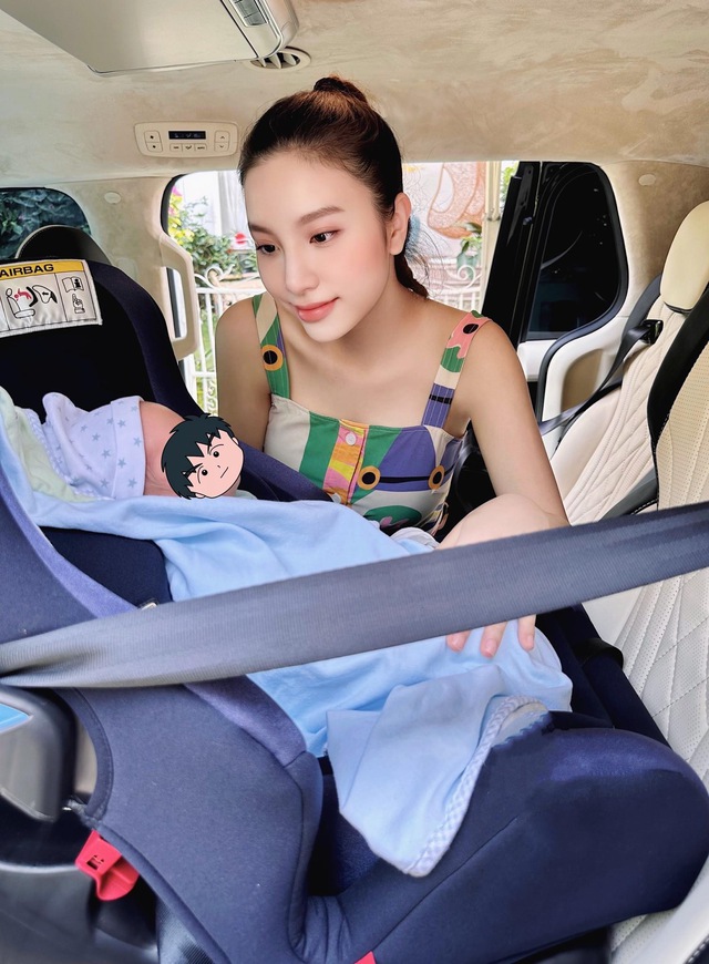 Sao nữ Vbiz lần đầu khoe cận mặt cặp song sinh sau thời gian giấu kín - Ảnh 6.