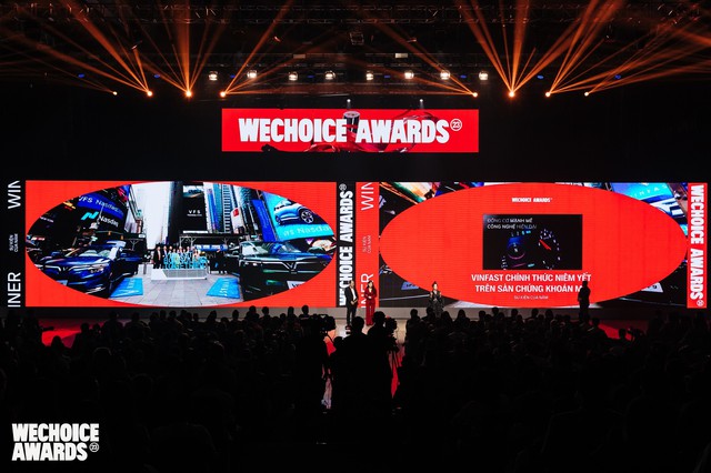 VinFast đổ bộ Gala WeChoice Awards 2023: Không chỉ rinh giải ấn tượng, còn tặng ngay xe máy điện cực chất cho Gen Z cá tính - Ảnh 1.