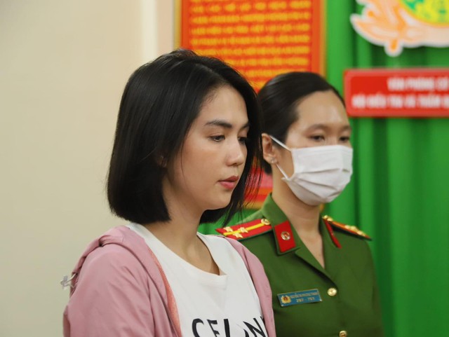 H&igrave;nh ảnh Ngọc Trinh trong buổi hầu to&agrave; sau hơn 3 th&aacute;ng tạm giam - Ảnh 7.