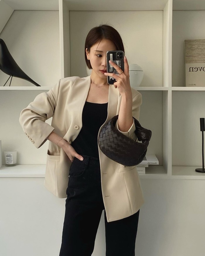 10 cách mặc áo blazer trẻ trung dành cho phụ nữ trên 40 tuổi - Ảnh 4.
