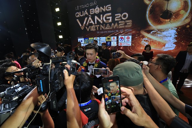 Nguyễn Hoàng Đức tuyên bố bất ngờ về HLV Troussier sau khi đoạt Quả bóng vàng 2023 - Ảnh 1.
