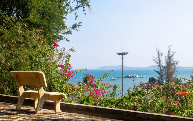 Trường đại học c&oacute; 3 mặt gi&aacute;p biển, đẹp như resort với tầm view triệu đ&ocirc;, sinh vi&ecirc;n l&ecirc;n giảng đường như đi nghỉ dưỡng - Ảnh 5.