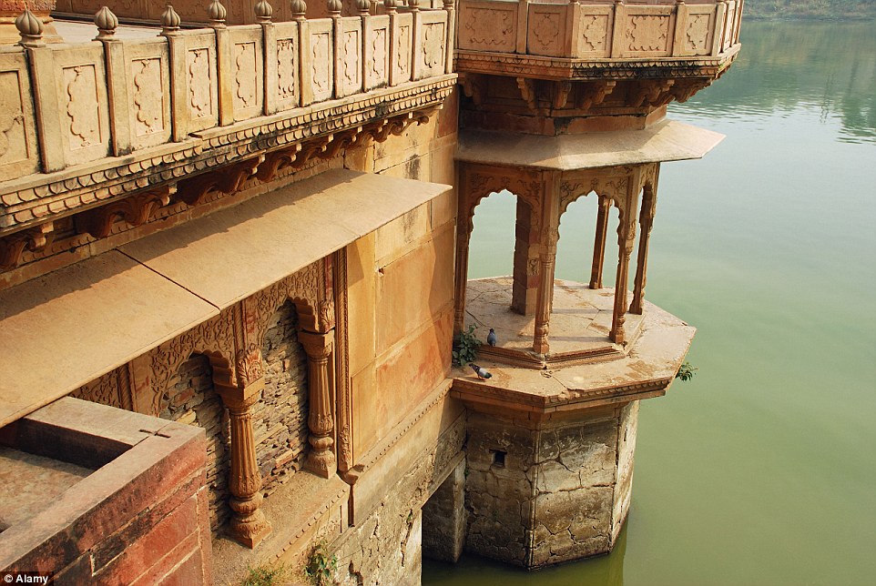 View - Cung điện “chỗ chìm chỗ nổi” kỳ bí, rộng hàng nghìn m2 nhưng không có bất kỳ căn phòng nào, bỏ hoang 200 năm vì một lý do đặc biệt