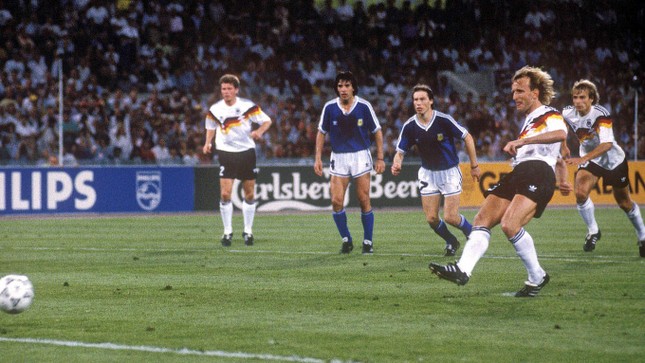 Chuyện ít biết về quả phạt đền khiến Maradona phải khóc, còn Andreas Brehme từ thợ máy trở thành người hùng nước Đức - Ảnh 2.