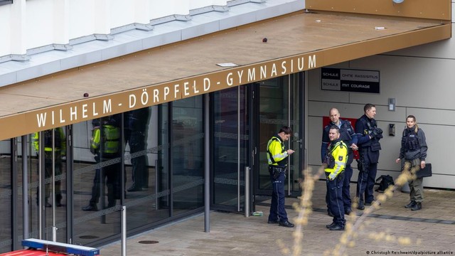 Tấn công bằng dao tại trường học ở Đức, ít nhất 5 người bị thương - Ảnh 2.