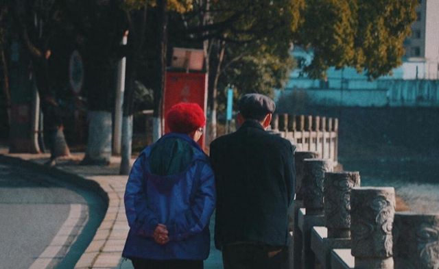 Bán nhà cho con đi du học, cụ bà 65 tuổi bật khóc hối hận: Tiếc nhất không phải tiền bạc mà là điều này - Ảnh 3.