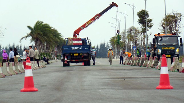 Vận hành thử nghiệm phà mới chở khách du lịch đảo Cát Bà - Ảnh 8.