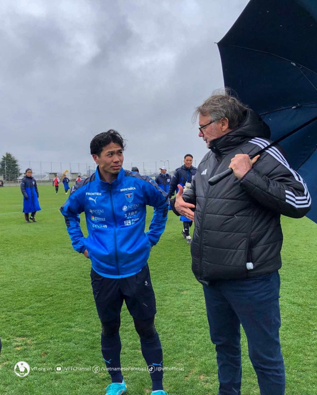 C&ocirc;ng Phượng được đặc c&aacute;ch, HLV Troussier sang tận Nhật Bản kiểm tra phong độ, liệu sẽ được trở lại ĐTQG? - Ảnh 2.