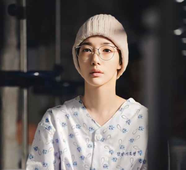Park Min Young tiết lộ từng trầm cảm vì tình cũ, bác sĩ nhắc nhở 4 dấu hiệu tinh thần đang “kêu cứu” - Ảnh 1.