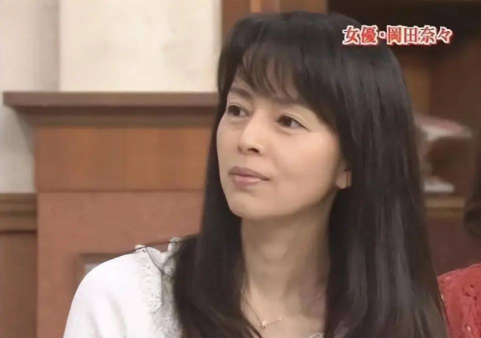 View - Nana Okada: Nữ thần màn ảnh đẹp đến mức bị fan bắt cóc