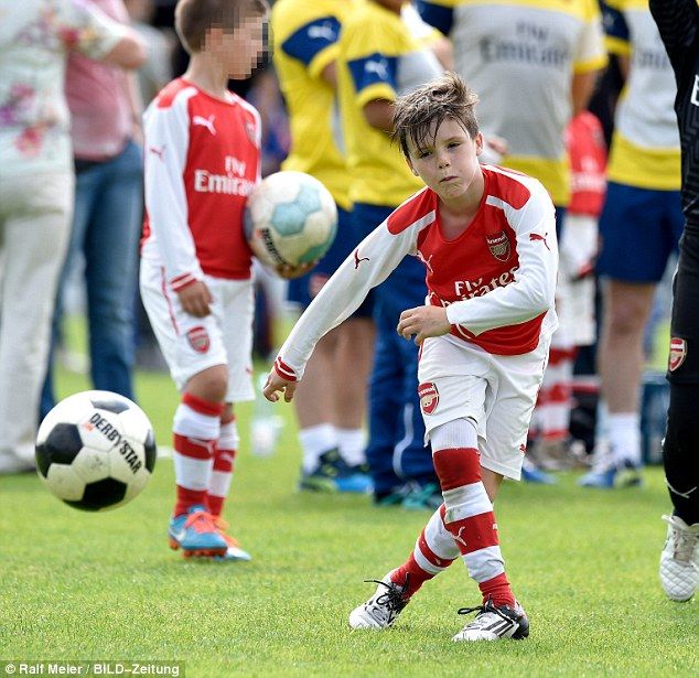 Qu&yacute; tử nh&agrave; Beckham g&acirc;y ngỡ ng&agrave;ng khi trở lại đ&aacute; b&oacute;ng sau gần 10 năm bỏ b&ecirc;, hướng đến giải thưởng 24 tỷ - Ảnh 2.