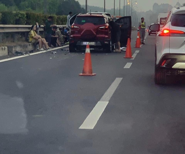 Kẹt xe hàng chục km trên cao tốc Long Thành - Dầu Giây sau va chạm liên hoàn - Ảnh 1.