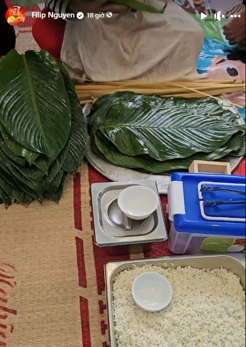 Thủ m&ocirc;n Nguyễn Filip g&acirc;y sốt khi lần đầu g&oacute;i b&aacute;nh chưng ăn tết Việt, th&agrave;nh quả thế n&agrave;o đ&acirc;y - Ảnh 2.
