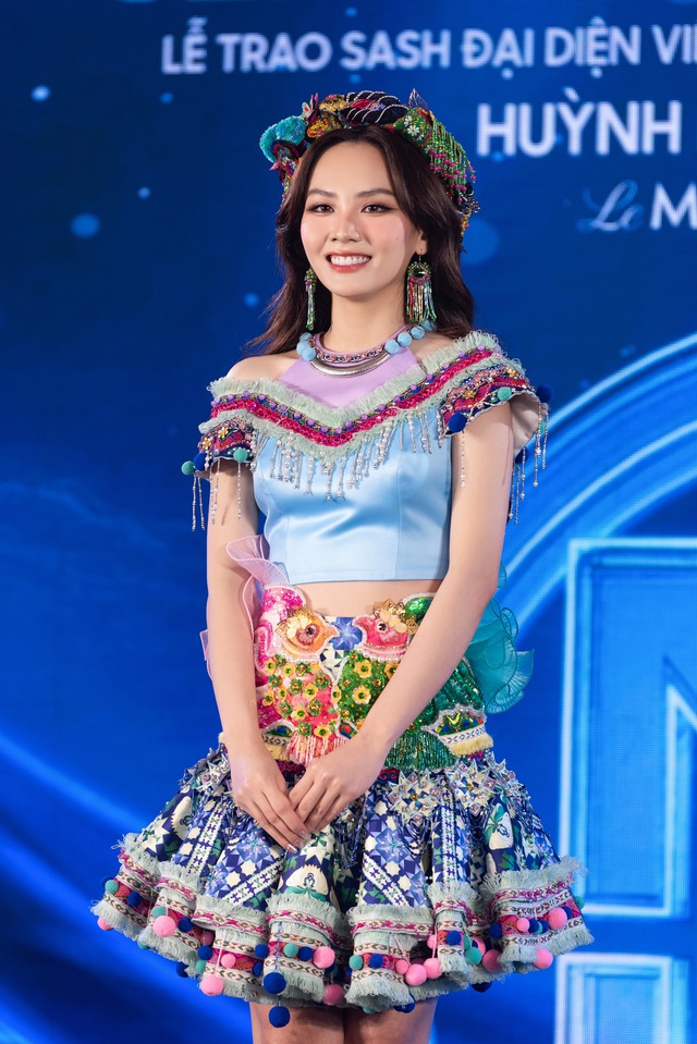 Hoa hậu Mai Phương công bố loạt váy áo tại Miss World, 1 nhân vật đặc biệt và dàn Hậu đình đám góp mặt - Ảnh 9.