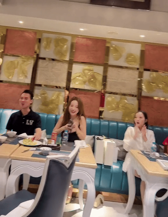 Nh&acirc;n vi&ecirc;n nhảy lại b&agrave;i solo của Huyền Baby nhưng visual anh chồng đại gia mới chiếm spotlight - Ảnh 2.