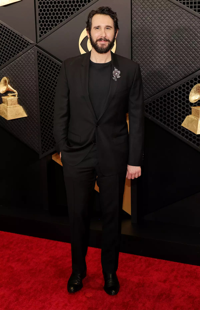 Siêu thảm đỏ Grammy 2024: Rắn chúa Taylor Swift chặt chém bắt cặp “sầu ...