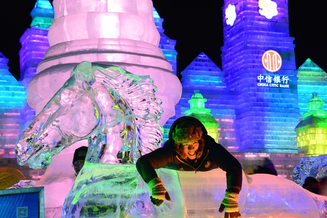 Thành phố Trung Quốc thu chục nghìn tỷ trong 3 ngày: Lạnh gấp đôi nơi khác nhưng du khách vẫn đổ xô đến - Ảnh 8.